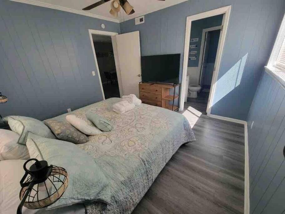 2022 Renovated 2-Bdrm Cozy, Lovely Condo W/Parking! Хилтън Хед Айлънд Екстериор снимка