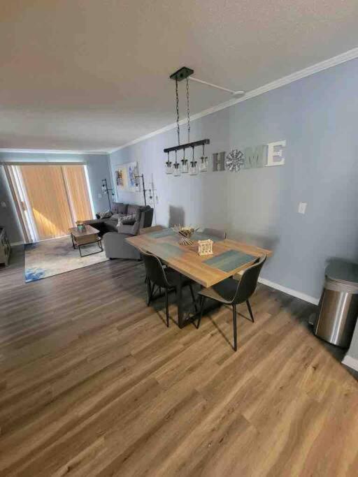 2022 Renovated 2-Bdrm Cozy, Lovely Condo W/Parking! Хилтън Хед Айлънд Екстериор снимка