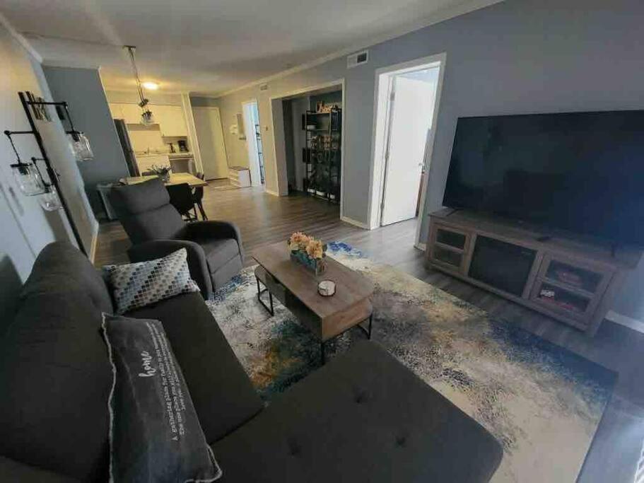 2022 Renovated 2-Bdrm Cozy, Lovely Condo W/Parking! Хилтън Хед Айлънд Екстериор снимка