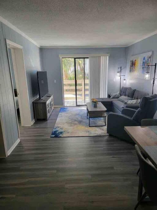 2022 Renovated 2-Bdrm Cozy, Lovely Condo W/Parking! Хилтън Хед Айлънд Екстериор снимка