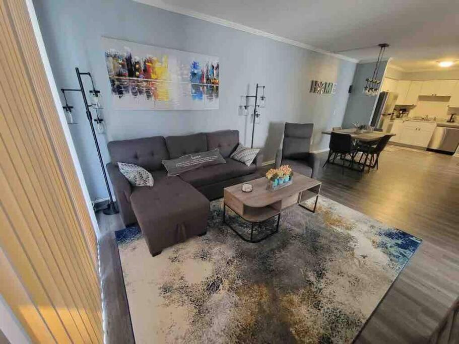 2022 Renovated 2-Bdrm Cozy, Lovely Condo W/Parking! Хилтън Хед Айлънд Екстериор снимка