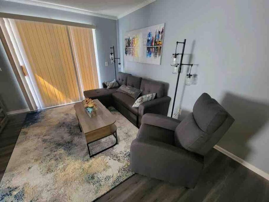 2022 Renovated 2-Bdrm Cozy, Lovely Condo W/Parking! Хилтън Хед Айлънд Екстериор снимка